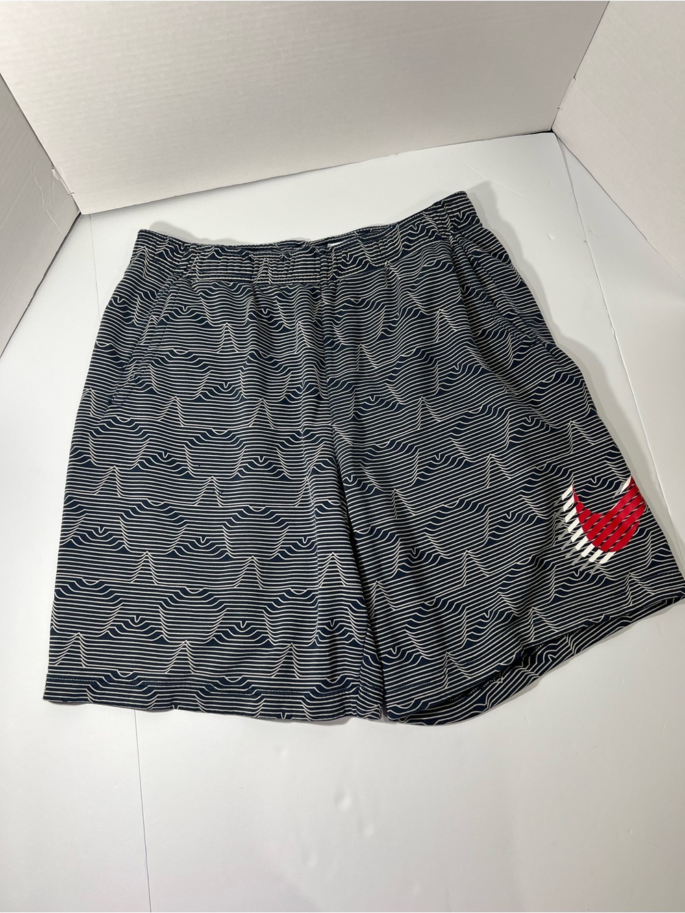 Men's Navy Patterned Nike Athletic Shorts with Red Accent